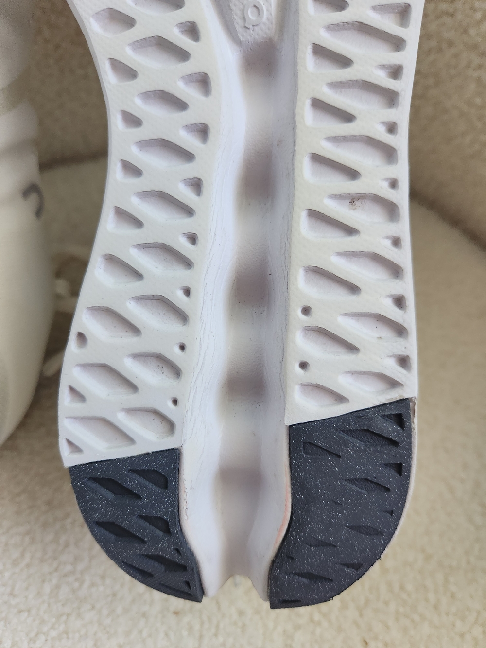 Men’s White Sneakers Size 8 - Picture 8 of 16